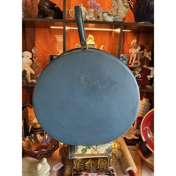 Handbags - Vintage round carryon